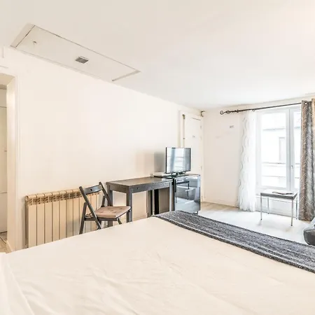 Apartament Chatelet Flat *