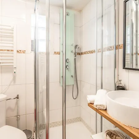 Chatelet Flat